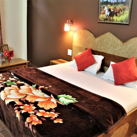 Hotel Ocean Inn Manāli Esterno foto