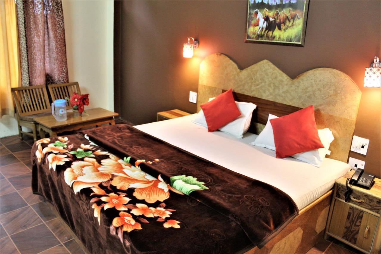 Hotel Ocean Inn Manāli Esterno foto