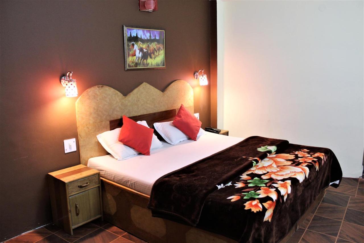 Hotel Ocean Inn Manāli Esterno foto